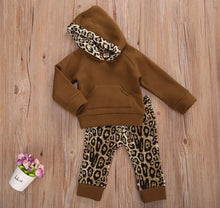Load image into Gallery viewer, Leopard Sweatsuit